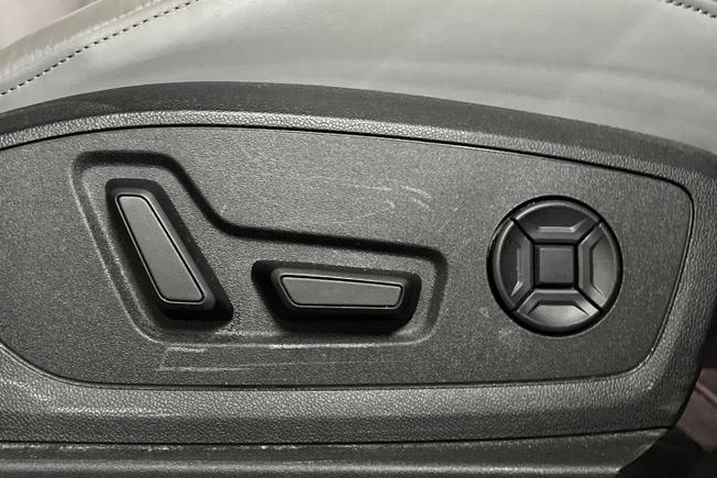 AUDI Q8 E-Tron Photo 26