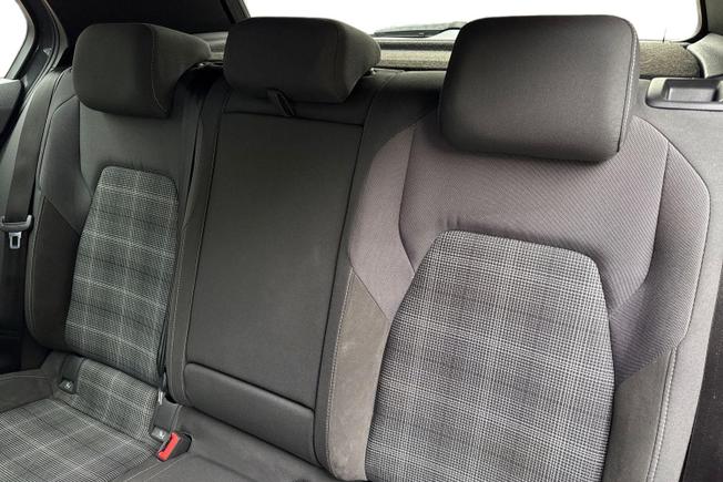 VOLKSWAGEN Golf Photo 9