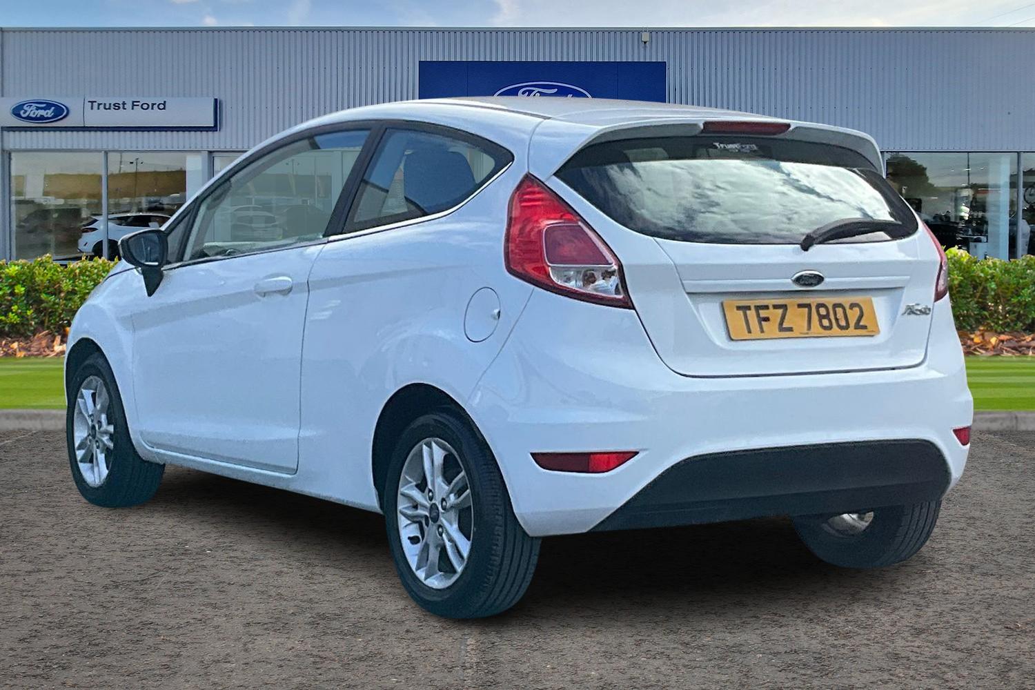 Ford FIESTA Photo 1