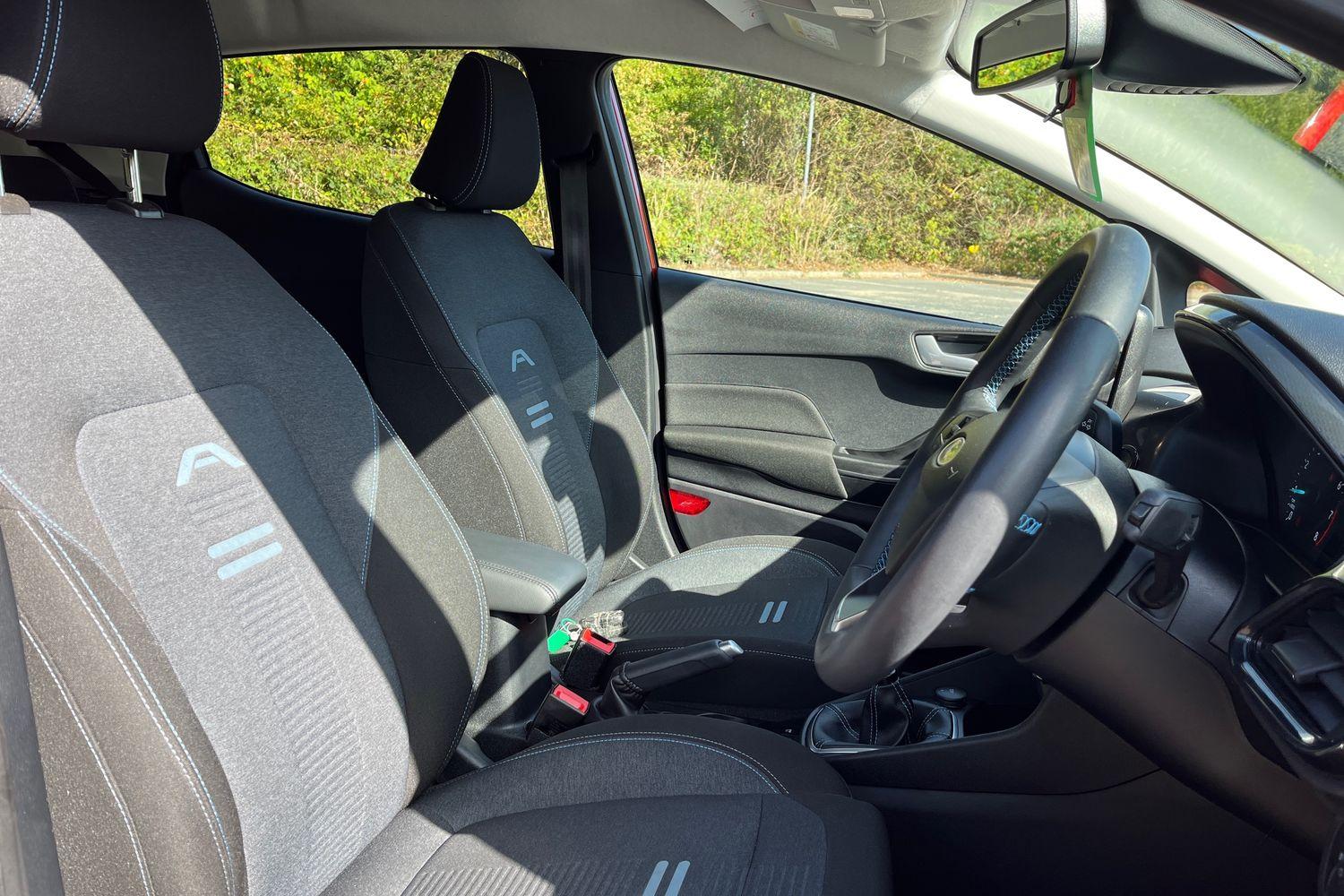 Ford Fiesta Photo 16