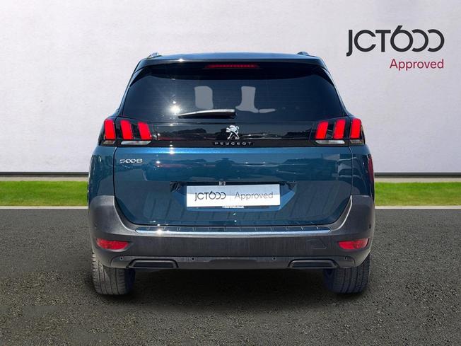 PEUGEOT 5008 Photo 7