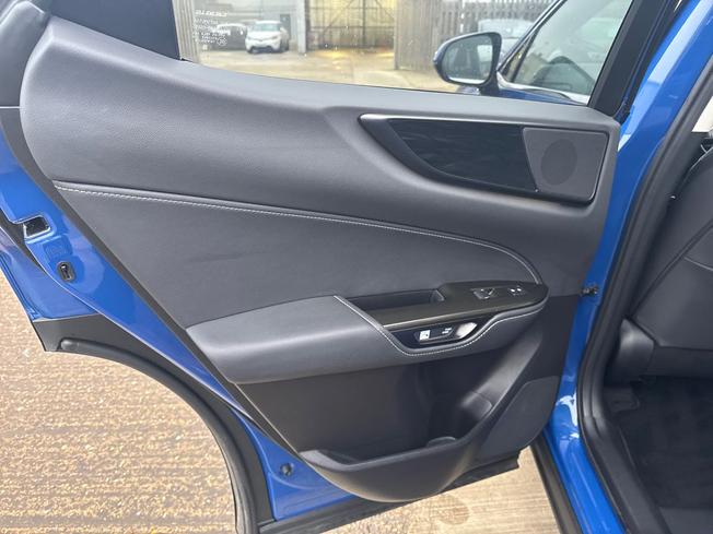 Lexus NX Photo 44