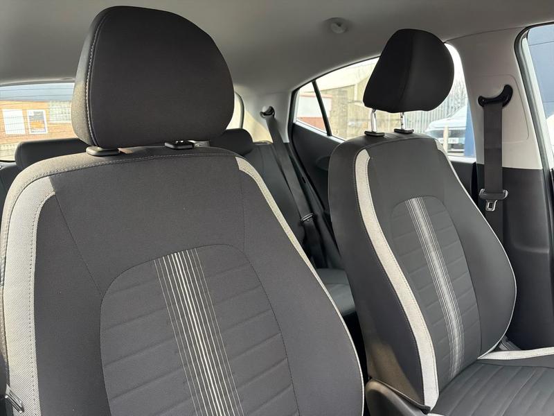 Used Hyundai i10 YC71SXJ 34