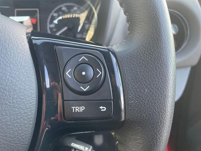 TOYOTA Yaris Photo 17