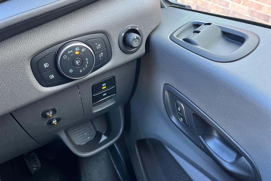 Used Ford TRANSIT 18