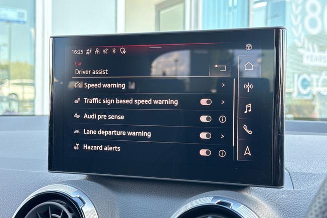 Audi Q2 Photo 34