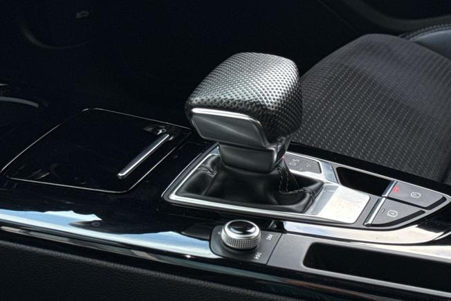 Audi A4 Photo 46