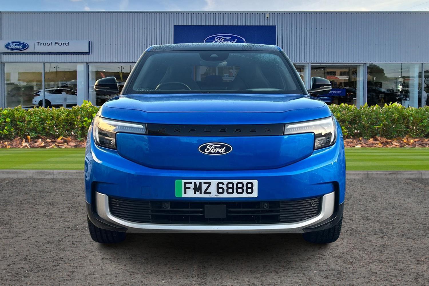 Ford EXPLORER Photo 5
