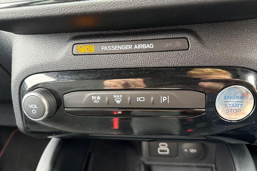 Ford KUGA Photo autoimg-723b7b217295bb10ae1ed44d01d17646e8996e07.jpg