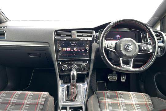 Volkswagen Golf Photo autoimg-723d7cc8954193f8cfd2cafe50e5972b1e3cf4f9.jpg