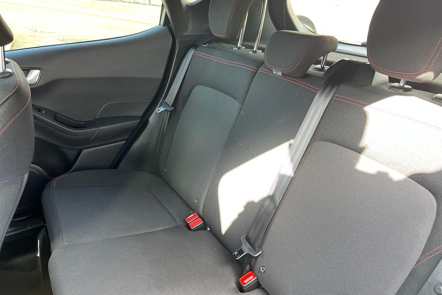 Ford FIESTA Photo 19
