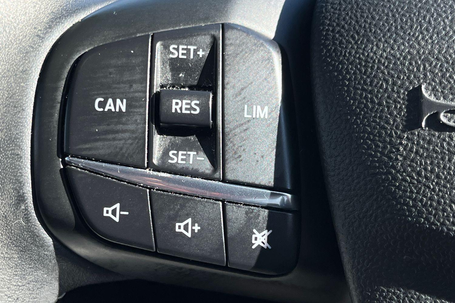 Ford FIESTA Photo 24