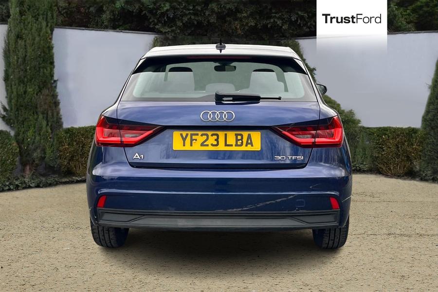 Audi A1 Photo autoimg-7241bd5f8b295bfb31860b5f1aefc4011c4194ed.jpg