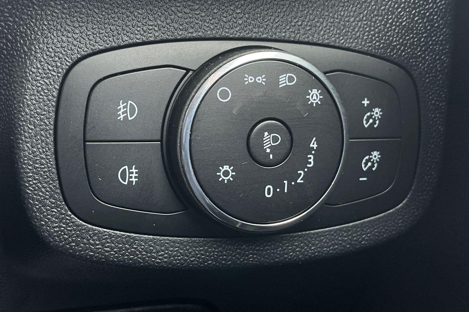 Ford FIESTA Photo 29