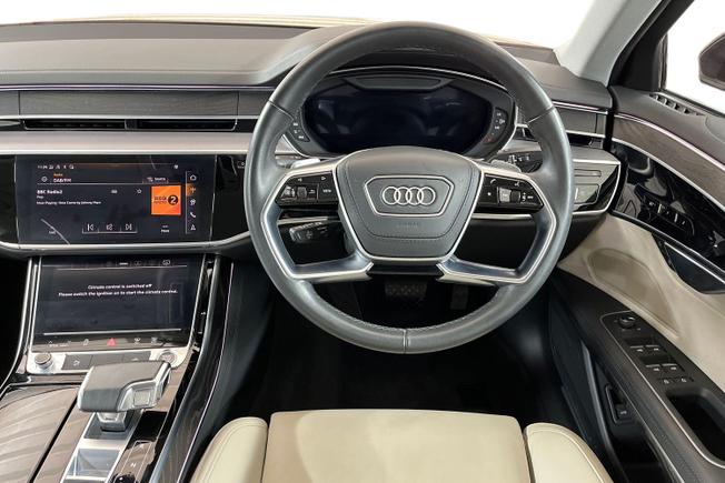 Audi A8 Photo 11