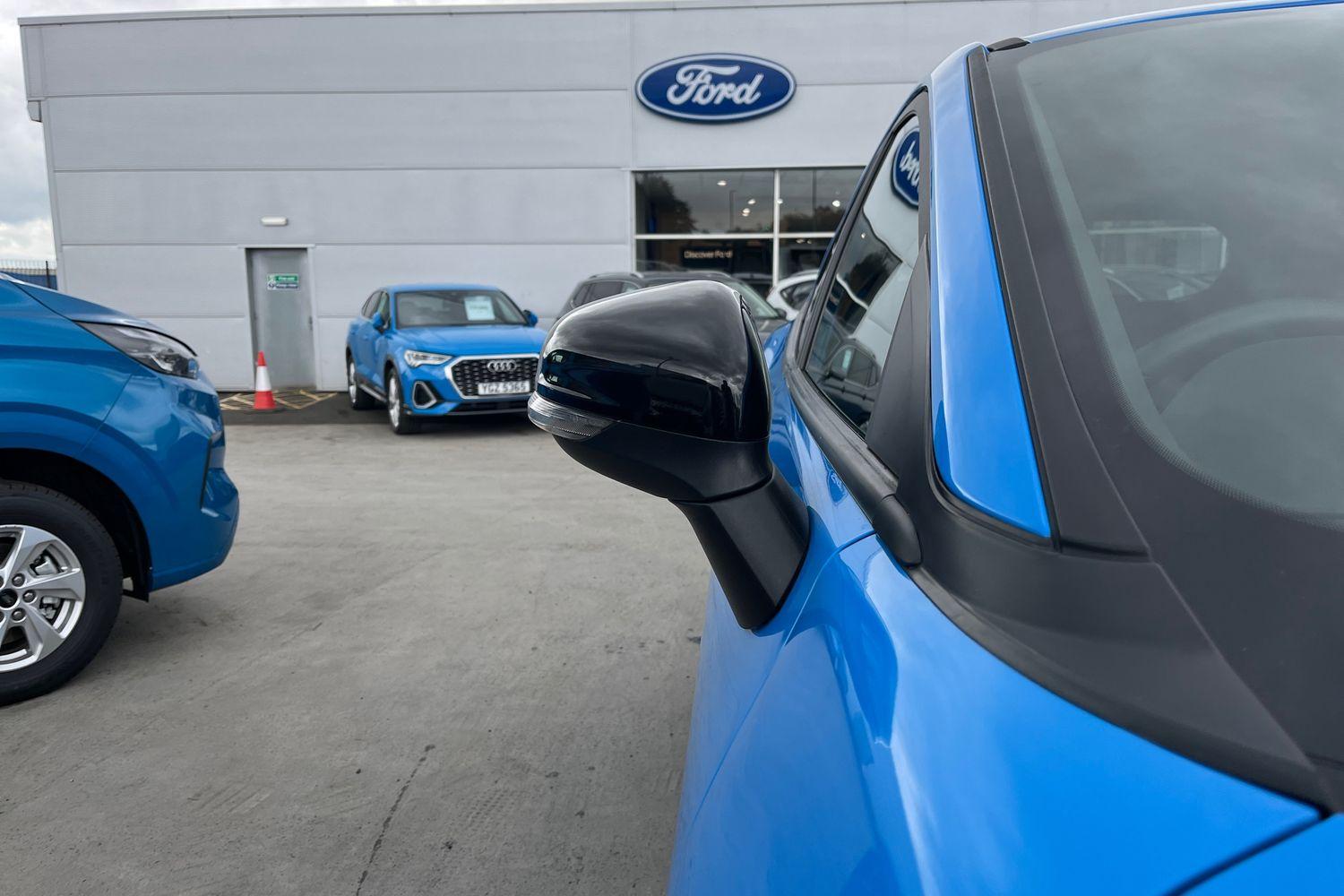 Ford PUMA Photo 23