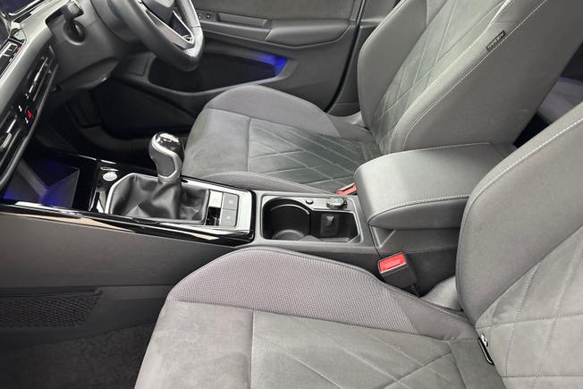 VOLKSWAGEN GOLF Photo 29