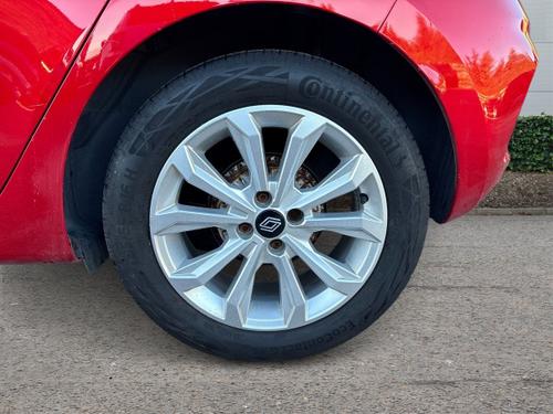 Renault CLIO Photo autoimg-724b67404115a71e9f13baf7b23a972257d367d0.jpg