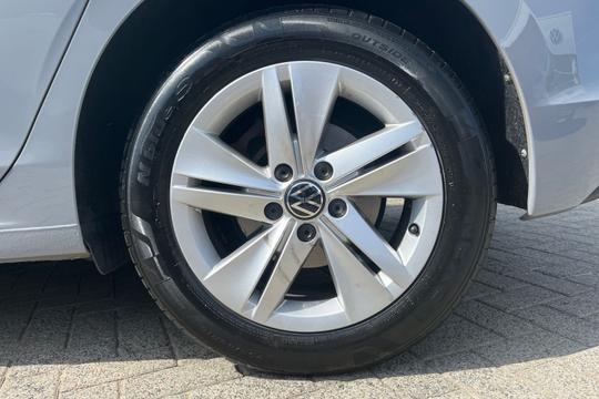 Volkswagen Golf Photo autoimg-724bb49d1a9bb487390f9347322570e31a0086db.jpg