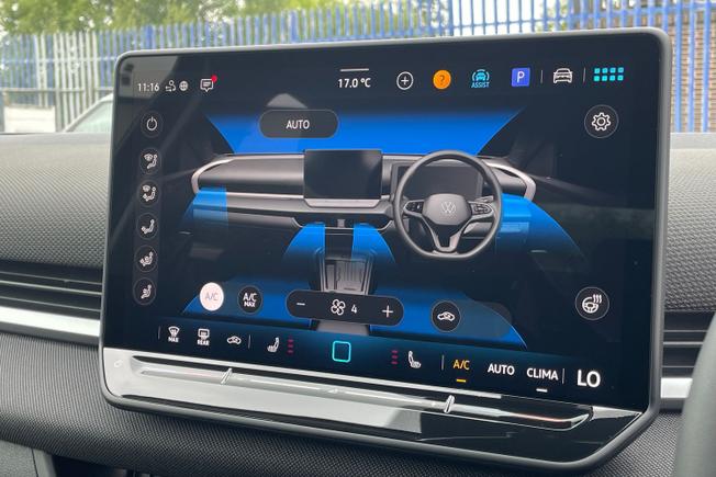 VOLKSWAGEN T-Roc Photo 28