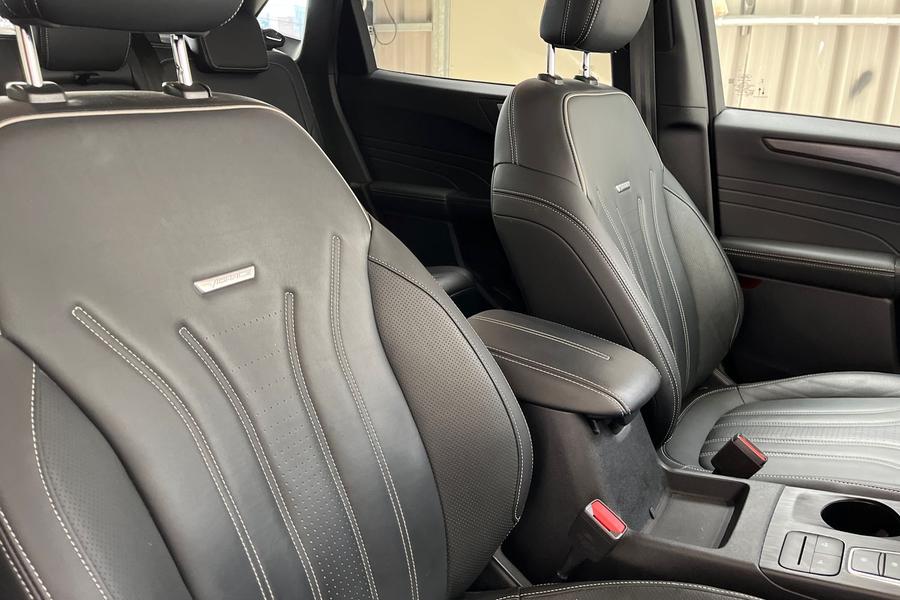 Ford Kuga Photo autoimg-7256864ed9f473bbb947d0b771a5562f49d3e919.jpg