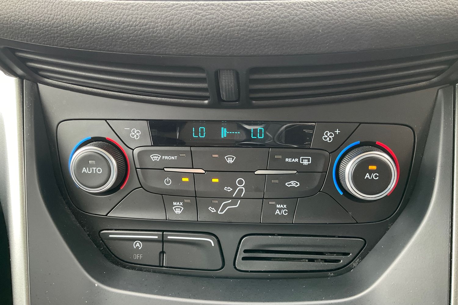 Ford KUGA Photo 27