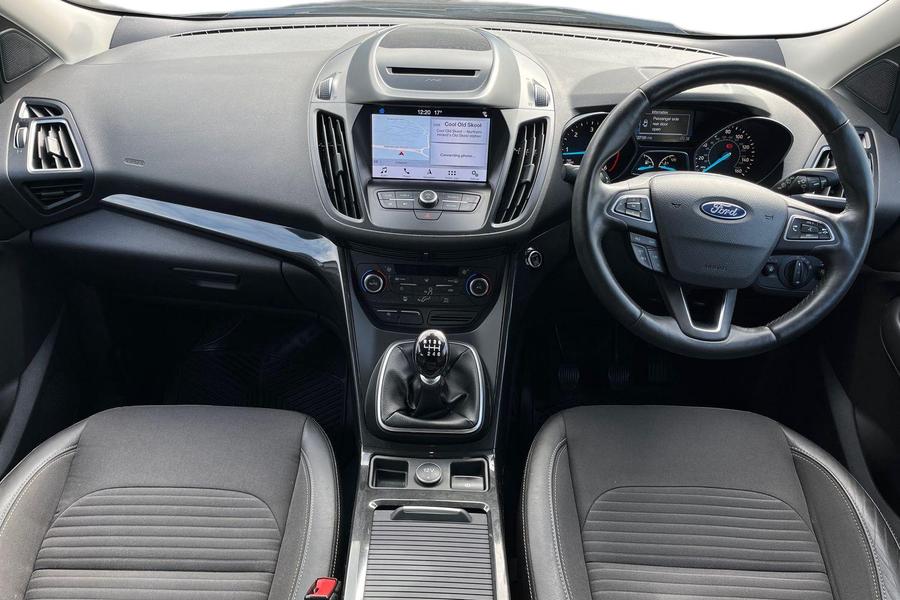 Ford KUGA Photo autoimg-7257b87995be8ec6f8a6d575dba7f9830f059b37.jpg
