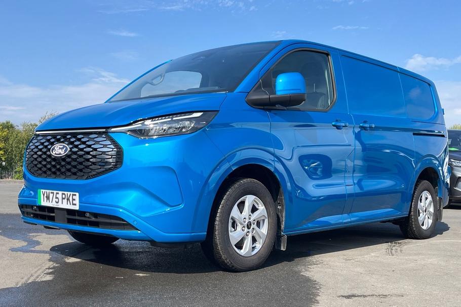 Used Ford E-TRANSIT CUSTOM YM75PKE 36