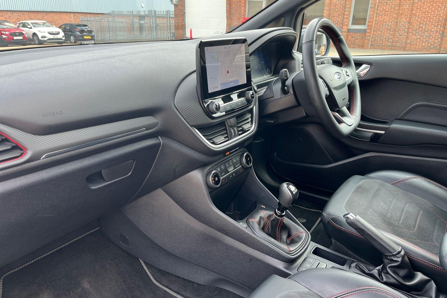 Ford Fiesta Photo 17