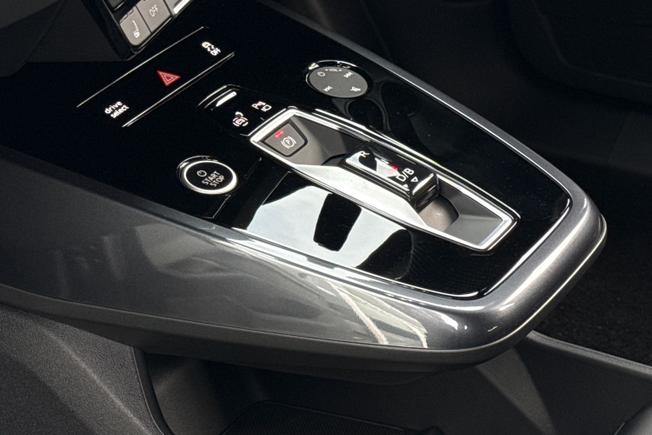 AUDI Q4 E-Tron Photo 43