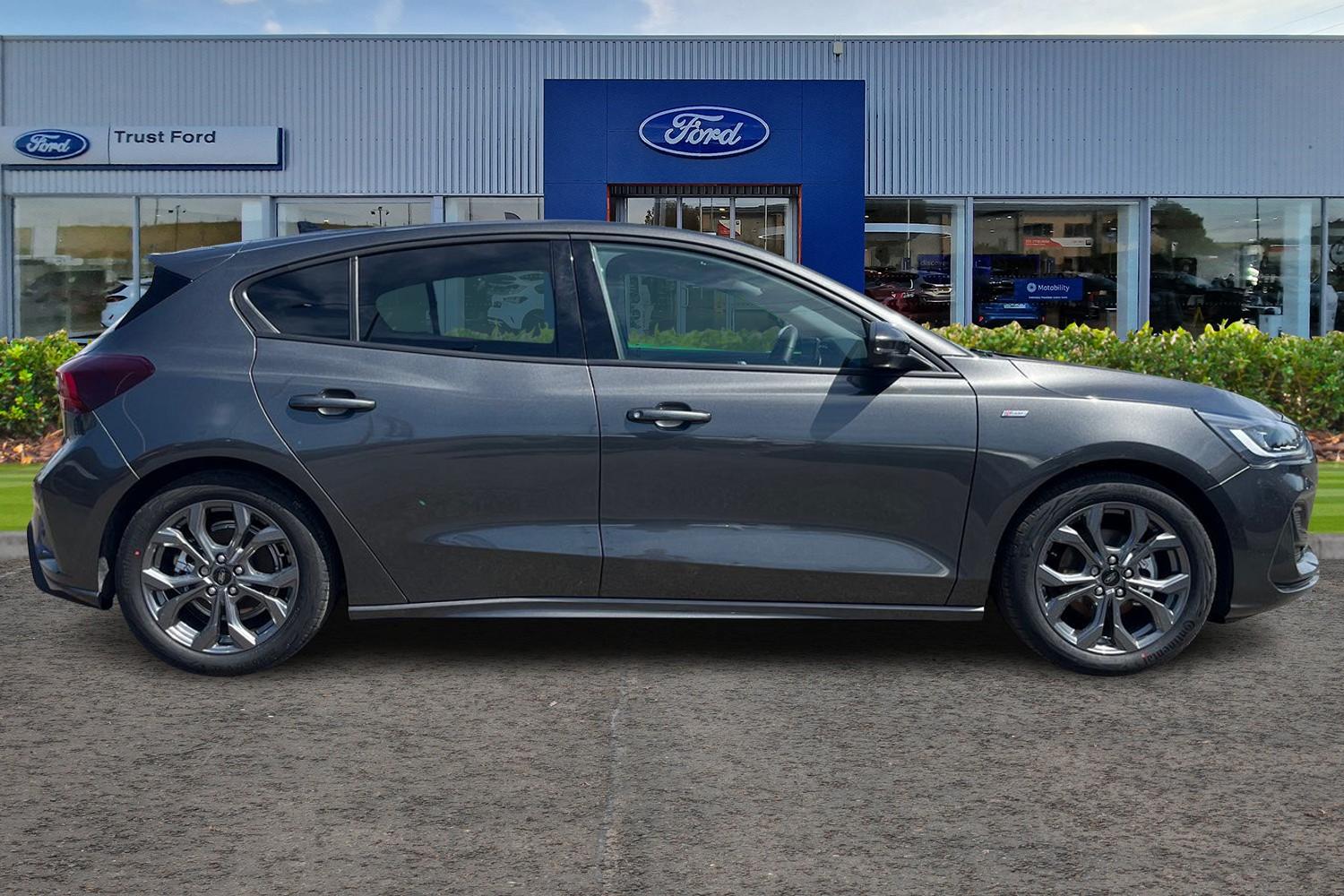 Ford FOCUS Photo 2