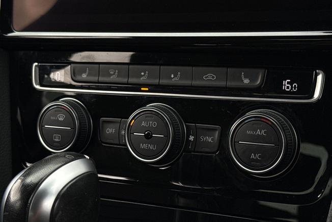 VOLKSWAGEN Golf Photo 26