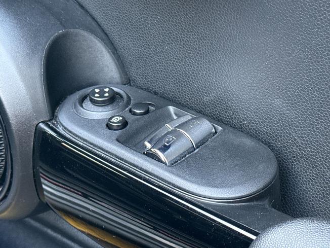 MINI Hatch Photo 42