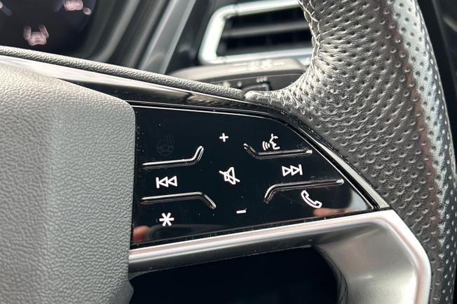 Audi Q4 E-Tron Photo 17