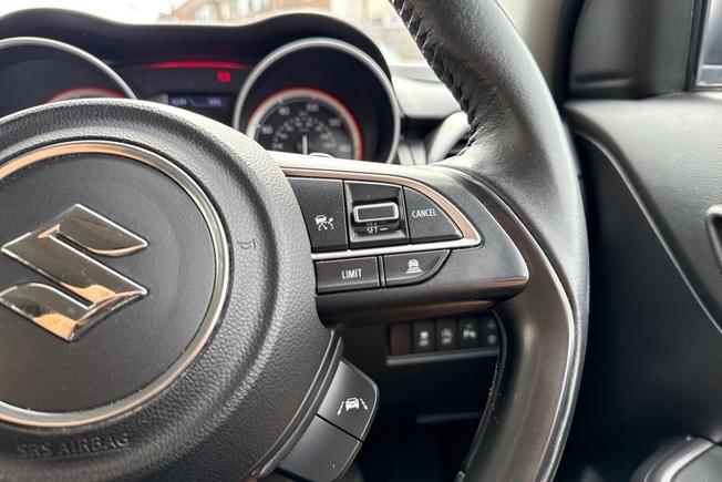 SUZUKI Swift Photo 17