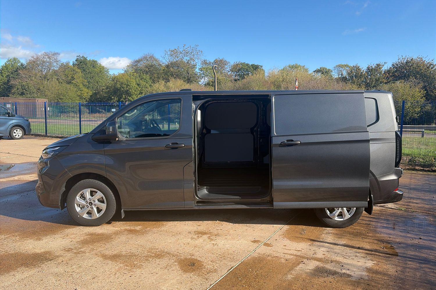 Ford TRANSIT CUSTOM Photo 4
