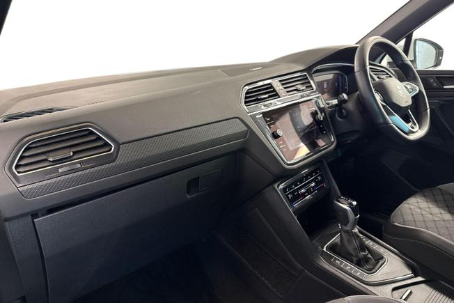 VOLKSWAGEN Tiguan Photo 2