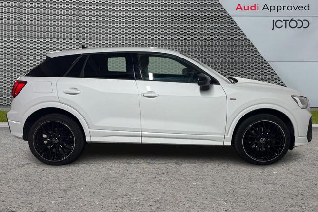 AUDI Q2 Photo 4