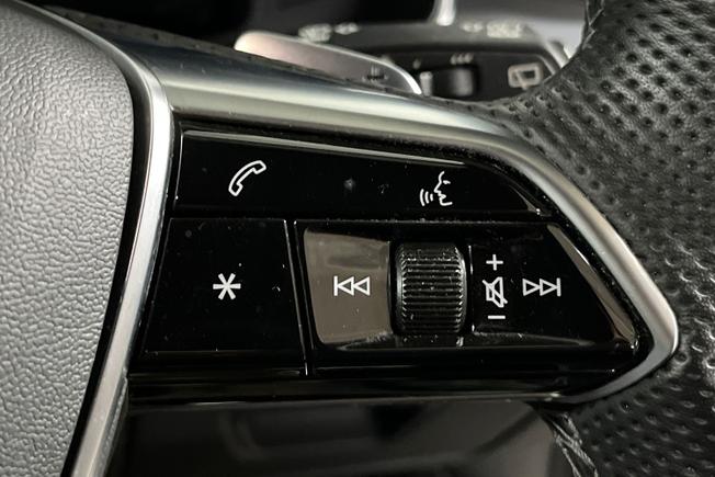 AUDI A6 Avant Photo 17