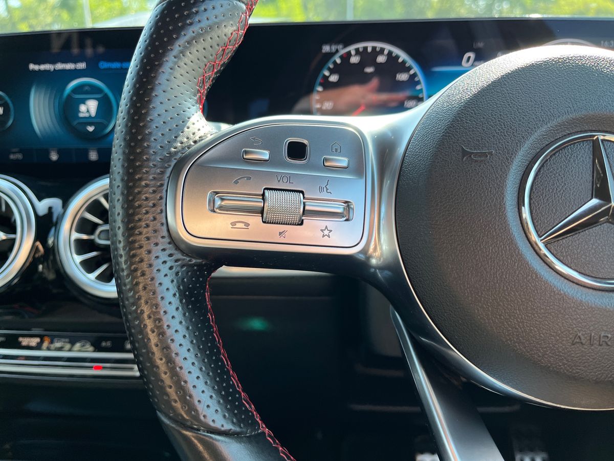 Mercedes-Benz EQB Photo 15
