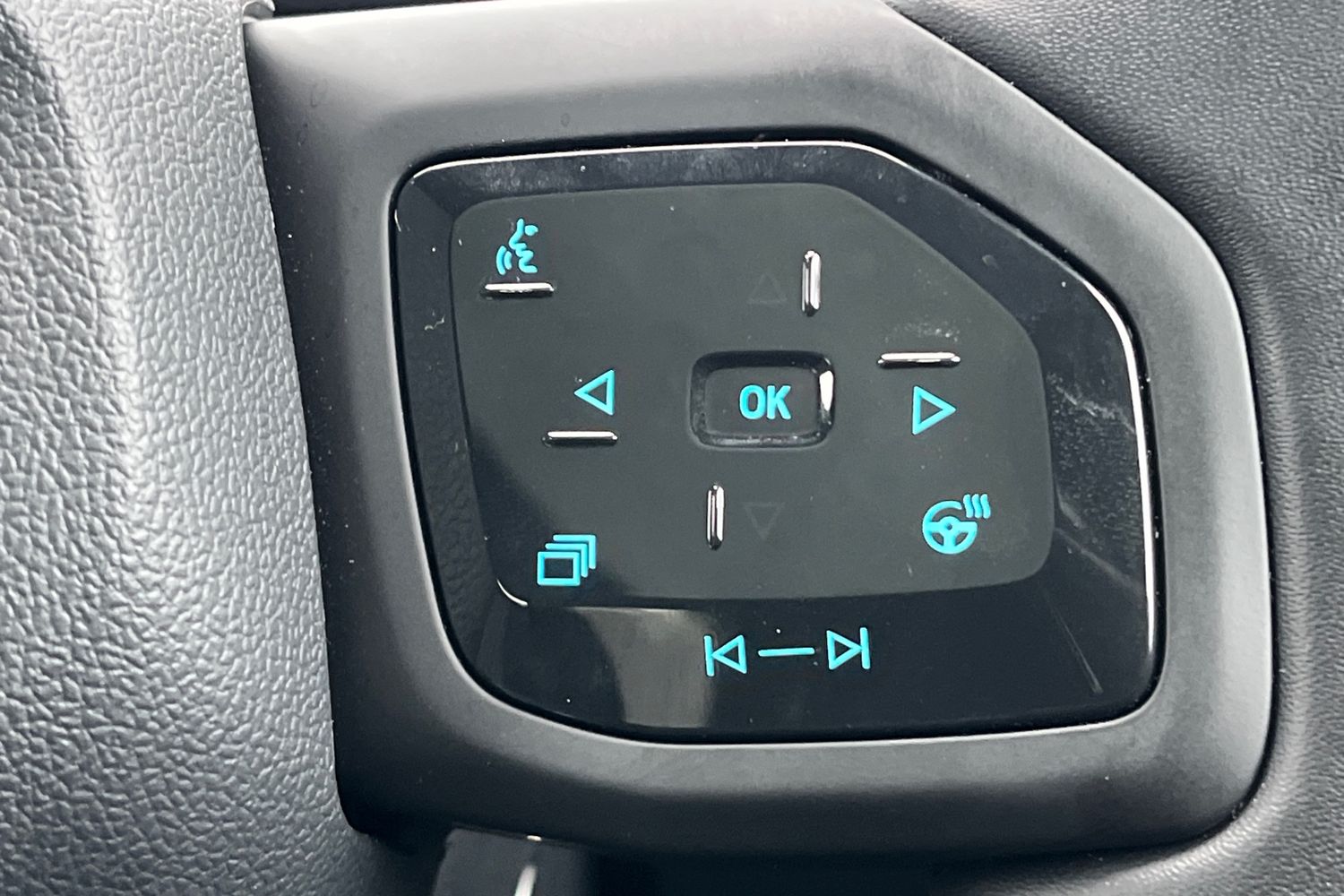 Ford Explorer Photo 24