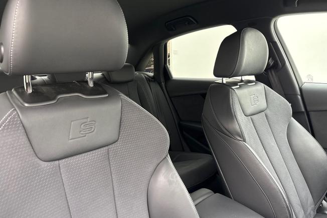 AUDI A4 Photo 30