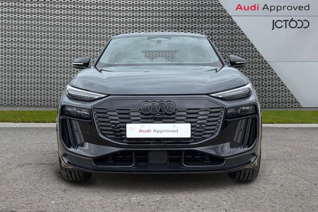 AUDI Q6 E-Tron Photo 8