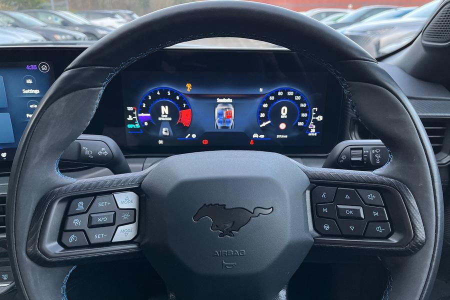 Ford Mustang Photo autoimg-728b6a748044d976b3d2c3d4a68f99481a96741f.jpg