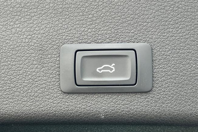 AUDI e-tron Photo 39
