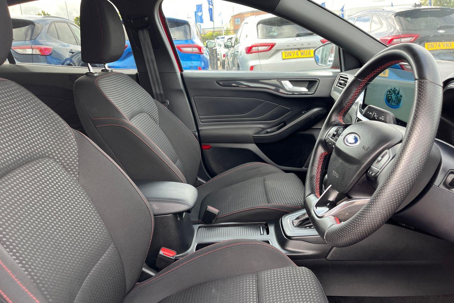 Ford FOCUS Photo 16