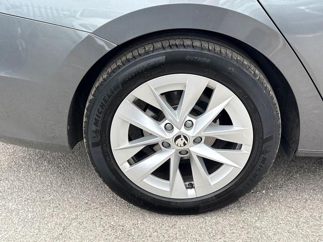 ŠKODA Octavia Photo 24