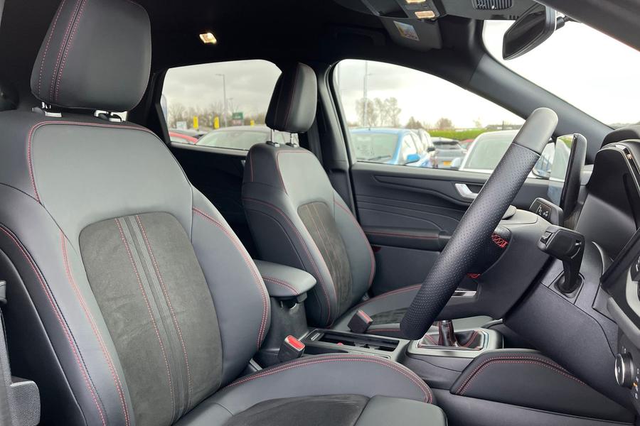 Ford Kuga Photo autoimg-729a55a0167b724cc0af79cfea4ad97bb0e0d2fa.jpg