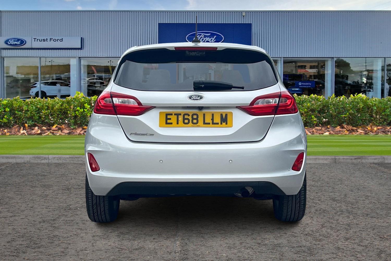 Ford Fiesta Photo 6