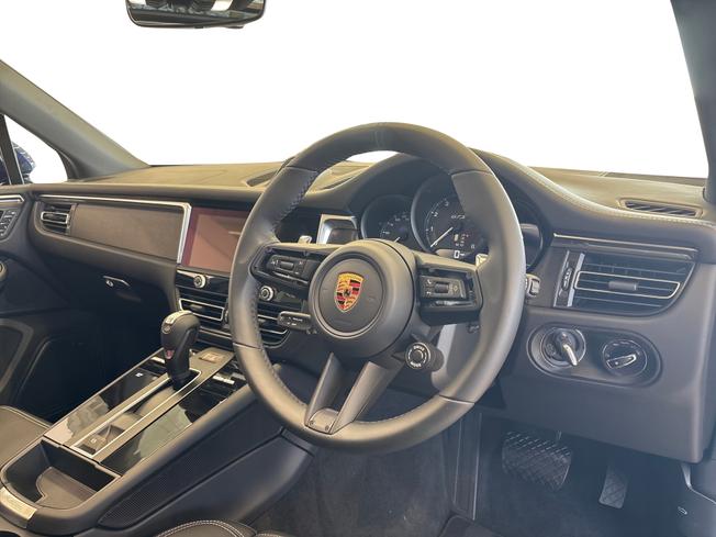 PORSCHE Macan Photo 10